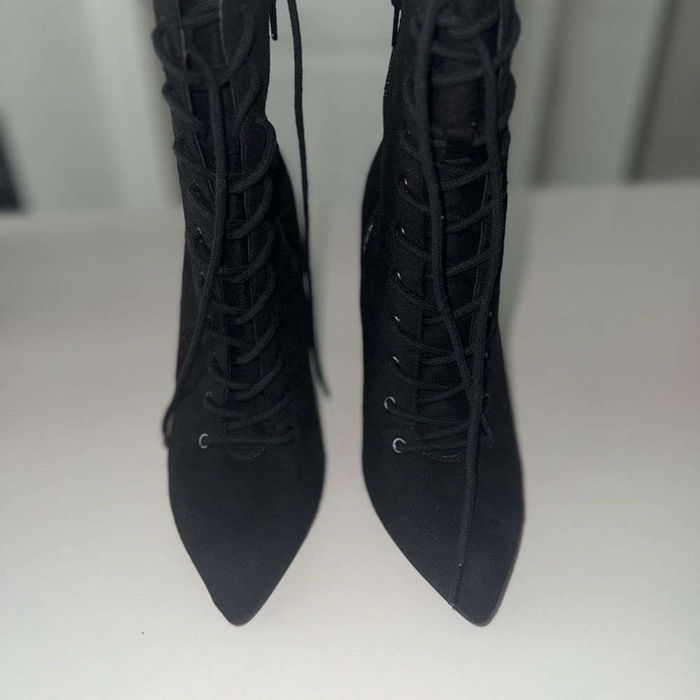 Elegant Black Lace-Up Women's Boots